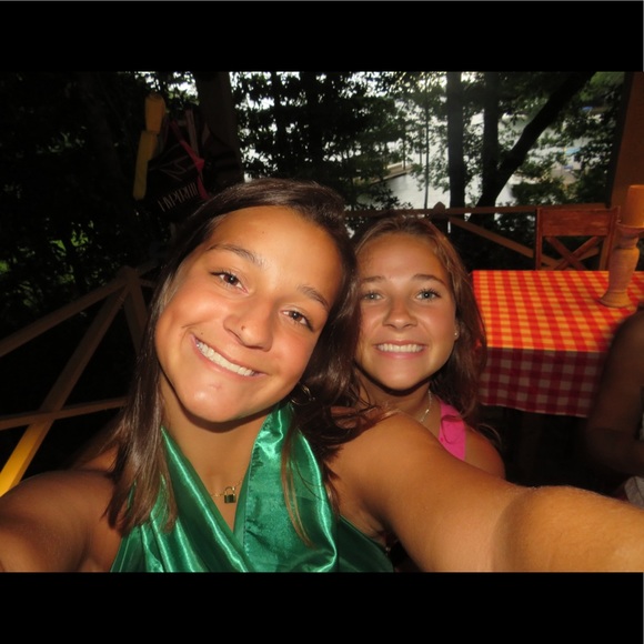 Meet your Posher, Caroline - Picture 1 of 1